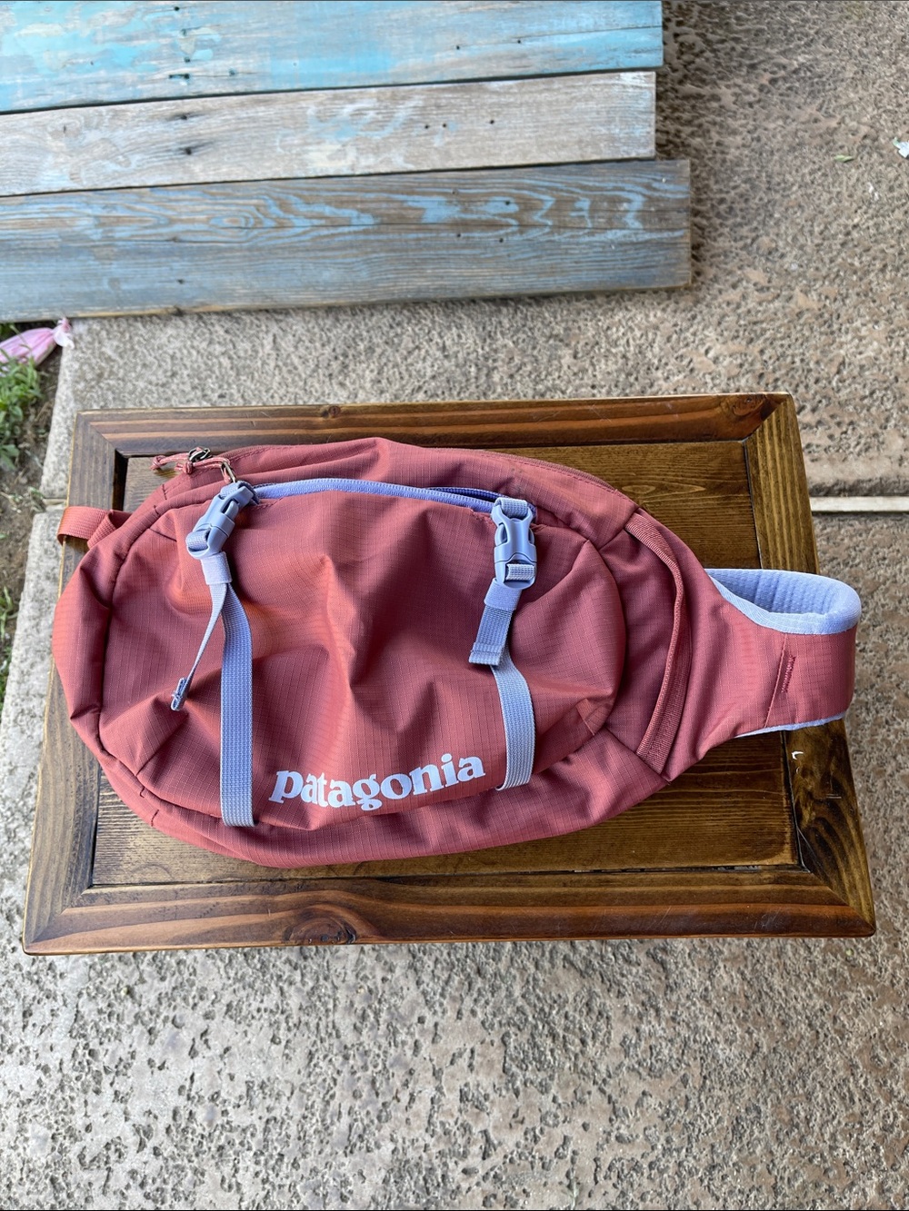 Patagonia Atom Sling Bag 8L Pack in Rust Red *Note Does Has Some Stains - Picture 2 of 8